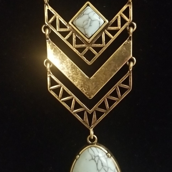 CHEVRON Goldtone Necklace Cracked Turquoise Pendan - Picture 4 of 6